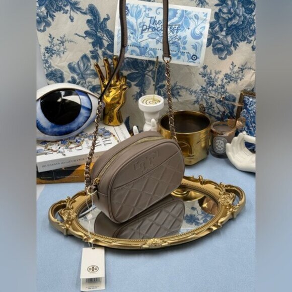 Tory Burch Handbags - 🆕 TORY BURCH 🧿 NWT Savannah Chain Link Camera Bag, French Gray AUTHENTICATED